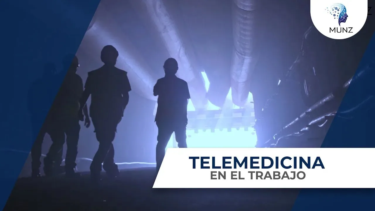 Trabajadores en una operación industrial para el video de telemedicina en el trabajo